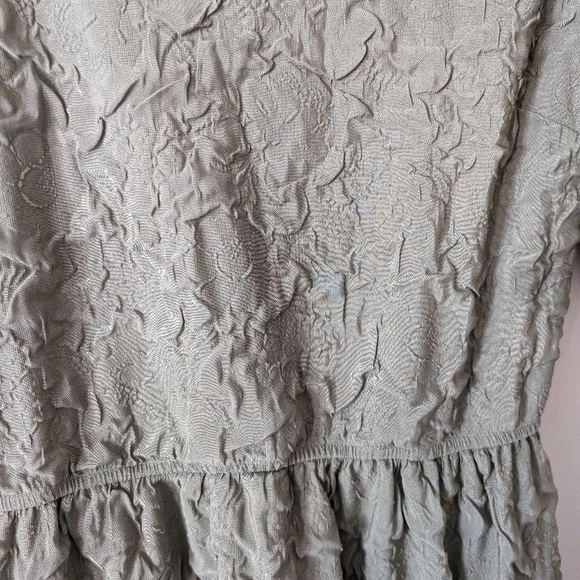 Moon River Olive Textured Midi Dress - Picture 9 of 11